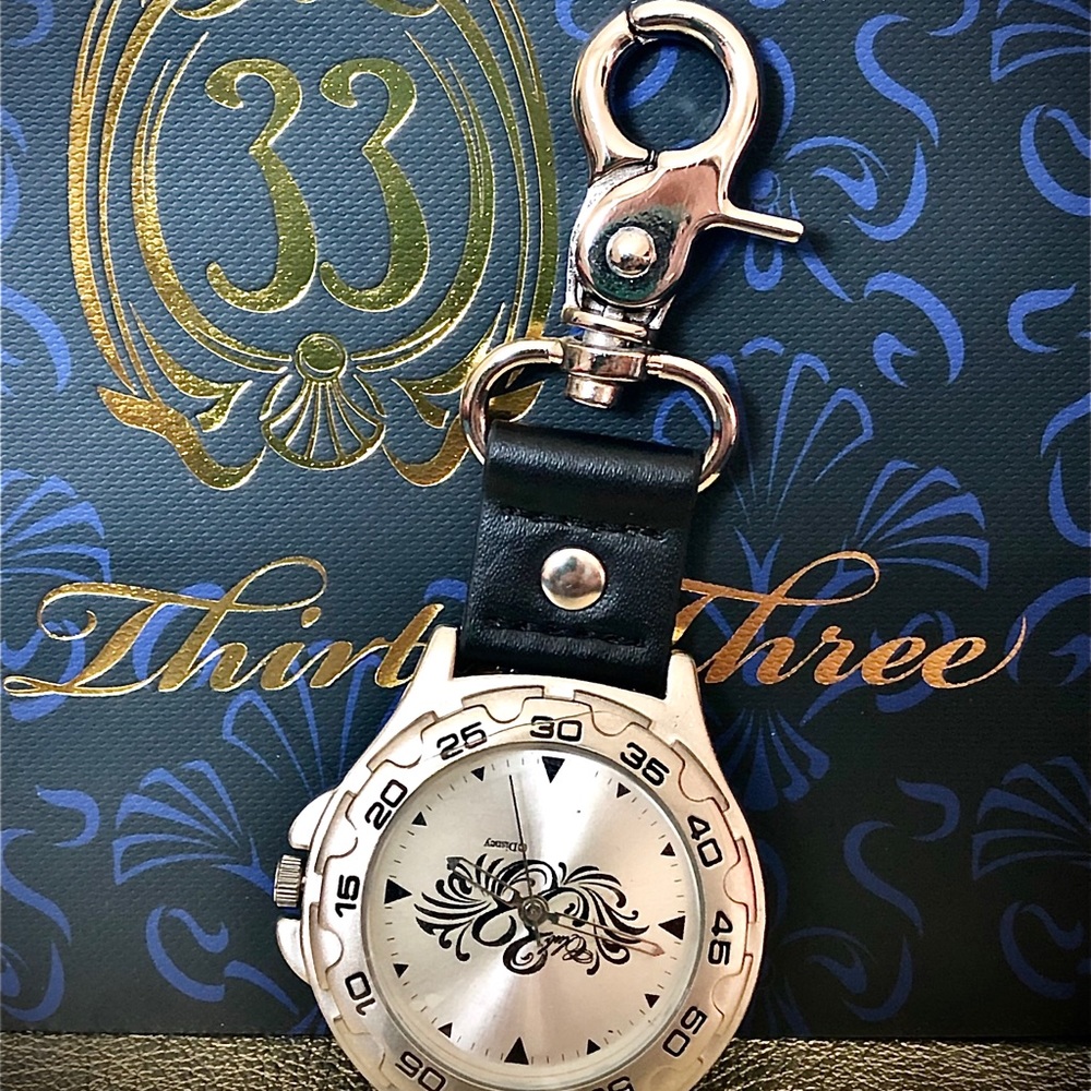 ⭐️💲SOLD💲⭐️ RARE ⭐️ DISNEY ⭐️ Club 33 Pocket Watch - Picture 2 of 16